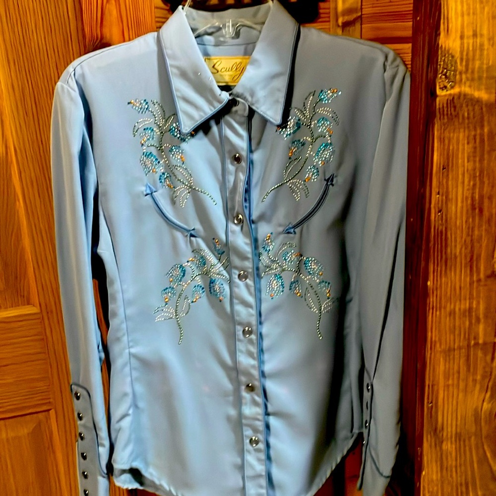 Women’s western show shirt.